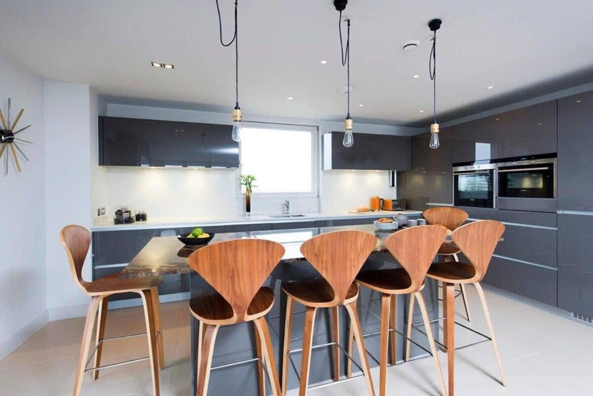 Penthouse Apartment In The Heart Of Лондон Екстериор снимка