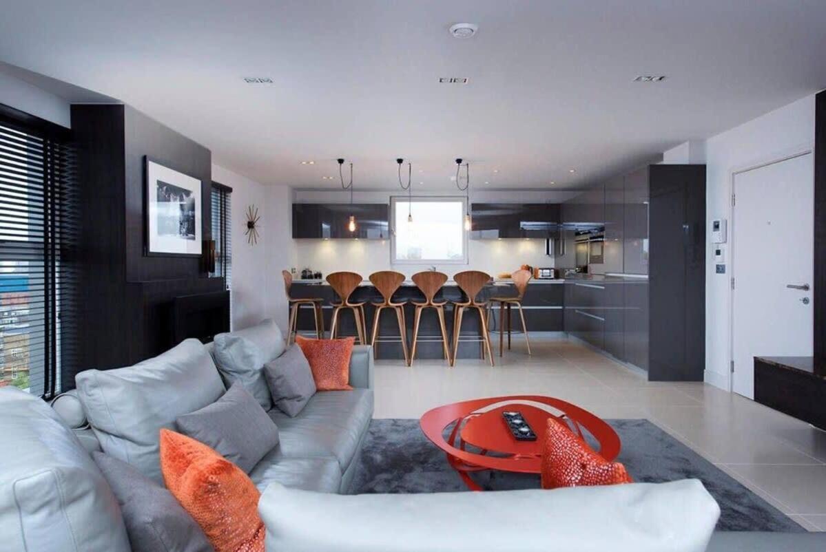Penthouse Apartment In The Heart Of Лондон Екстериор снимка