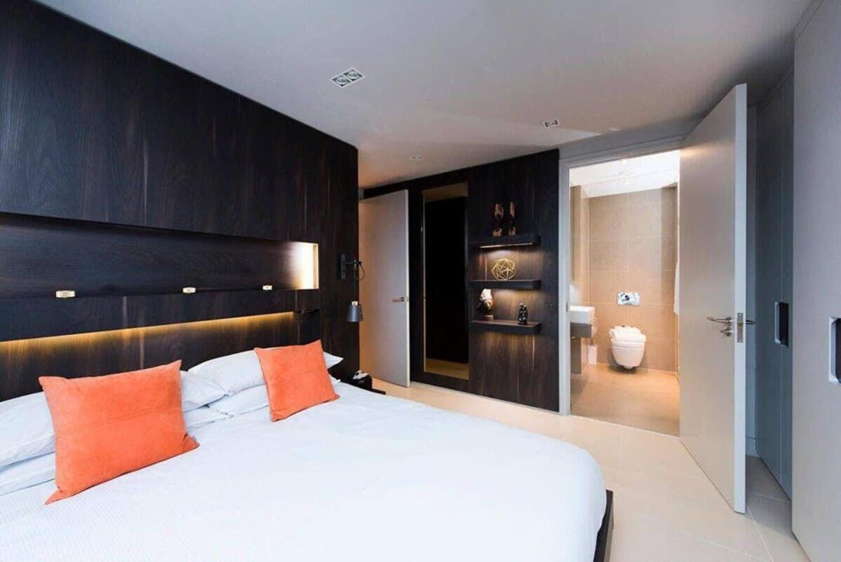 Penthouse Apartment In The Heart Of Лондон Екстериор снимка